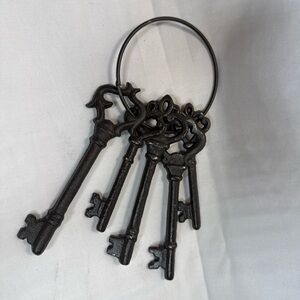 Decorative Oversized Metal Keys | Farmhouse Vintage Decor